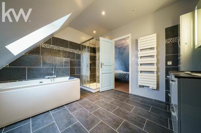 Maison traditionnelle - 175 m² - 6 pièces