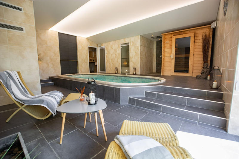 Maison - 542 m² - 20 pièces