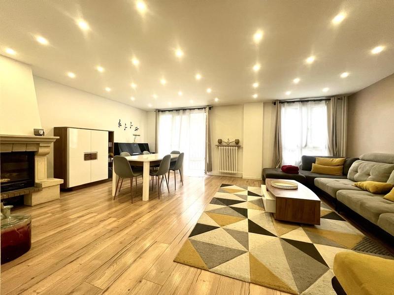 Appartement - 92 m² - 5 pièces