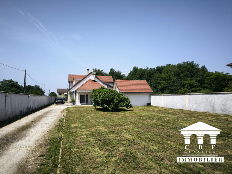 Villa - 225 m² - 8 pièces