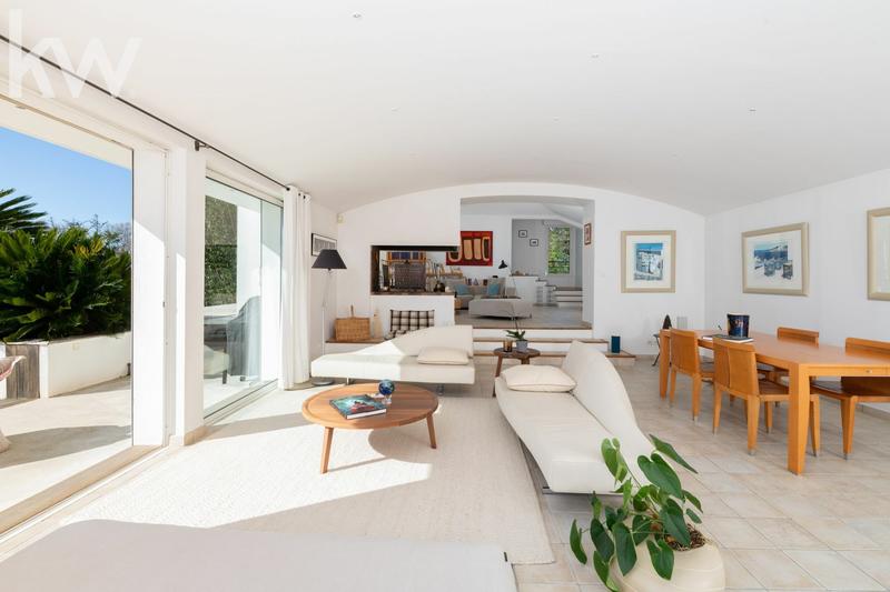 Maison - 295 m² - 7 pièces