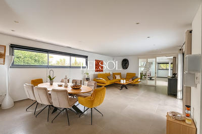 Villa - 180 m² - 5 pièces