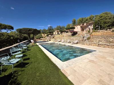 Maison - 259 m² - 10 pièces