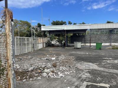 Terrain industriel - 994 m²