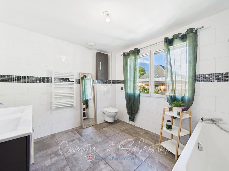 Maison - 122 m² - 4 pièces