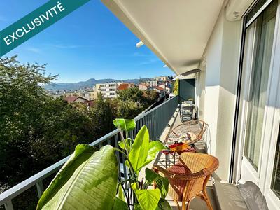 Appartement - 82 m² - 3 pièces