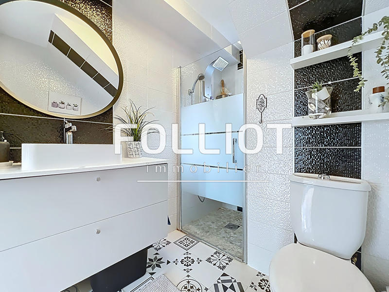 Maison - 162 m² - 8 pièces