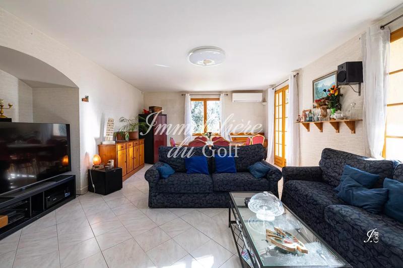 Maison - 213 m² - 12 pièces