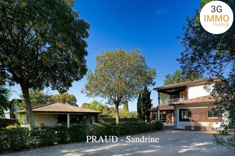 Maison de ville - 244 m² - 6 pièces