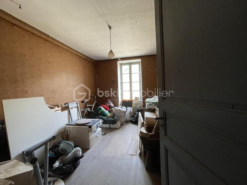 Maison de village - 200 m² - 11 pièces