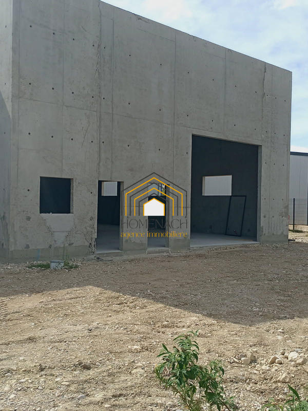 Local d'activités - 205 m²