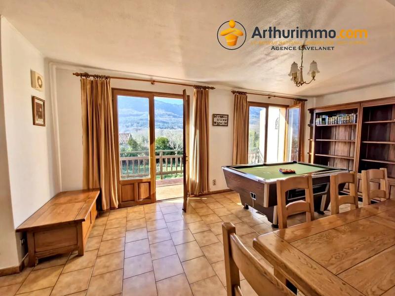 Maison - 205 m² - 5 pièces