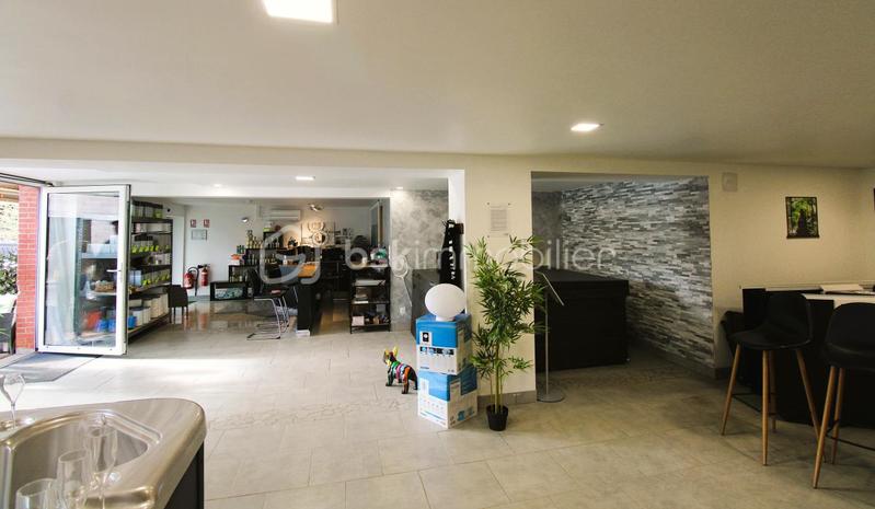 Maison - 281 m² - 5 pièces