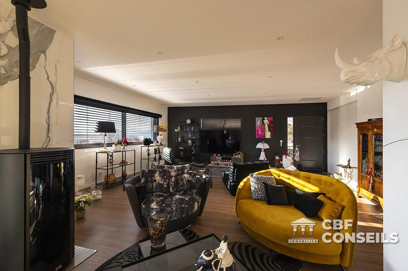 Villa - 247 m² - 7 pièces