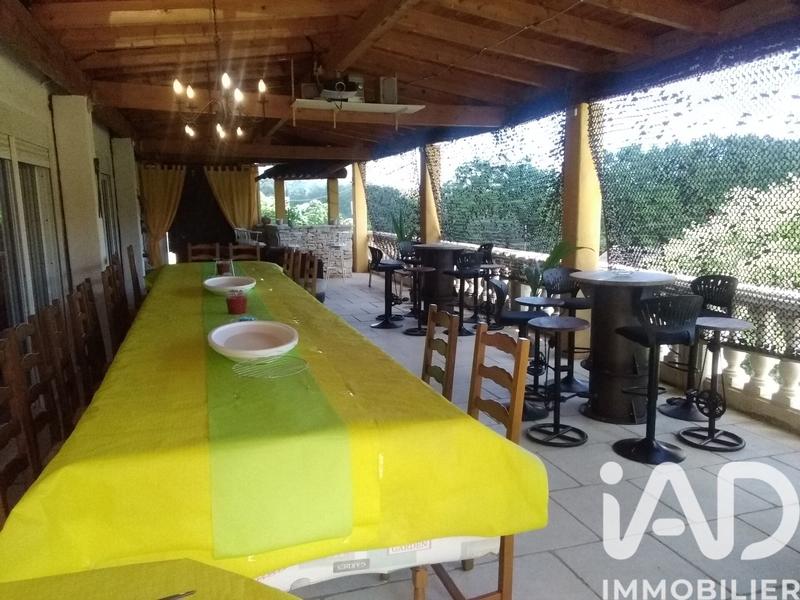 Maison - 318 m² - 10 pièces