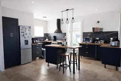 Maison - 140 m² - 5 pièces