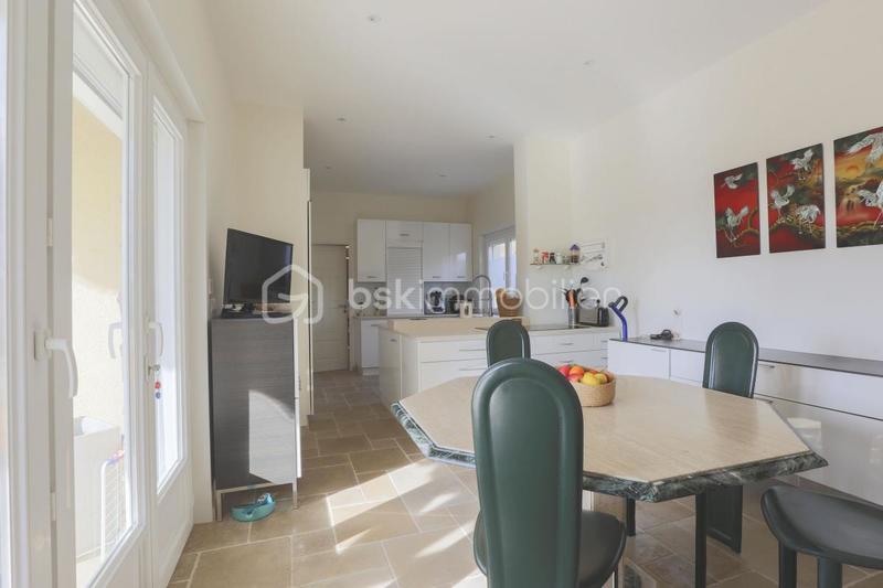 Villa - 280 m² - 10 pièces