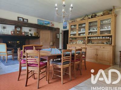 Maison - 451 m² - 8 pièces