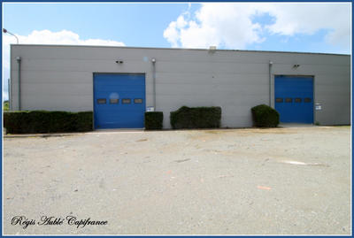 Entrepôt - 866 m² - 12 pièces