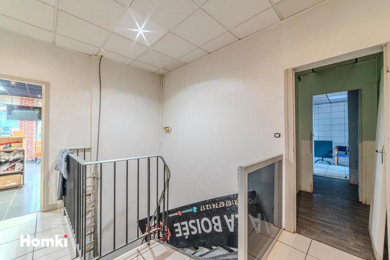 Local commercial - 130 m² - 5 pièces