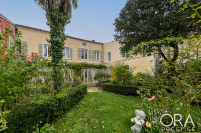 Maison ancienne - 430 m² - 17 pièces