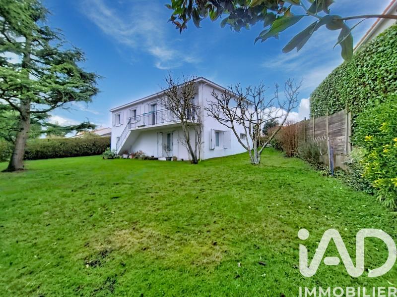 Maison - 195 m² - 7 pièces