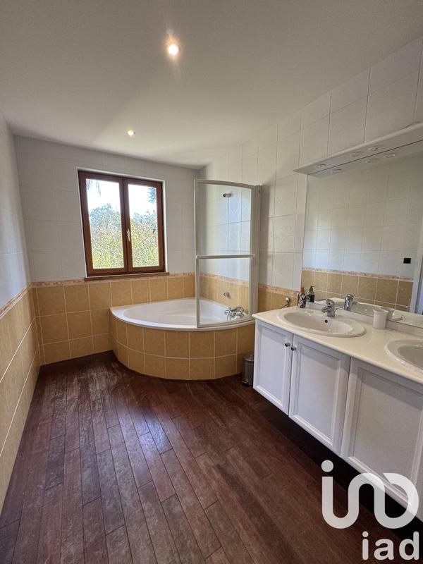 Maison - 195 m² - 8 pièces