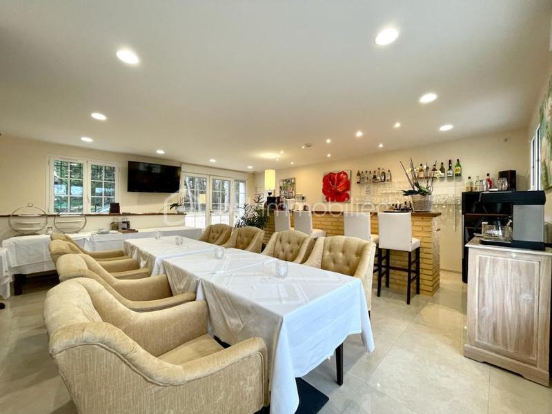 Maison - 671 m² - 20 pièces