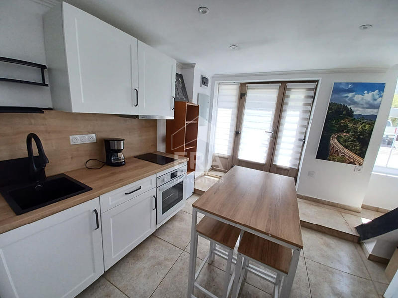 Maison - 180 m² - 6 pièces