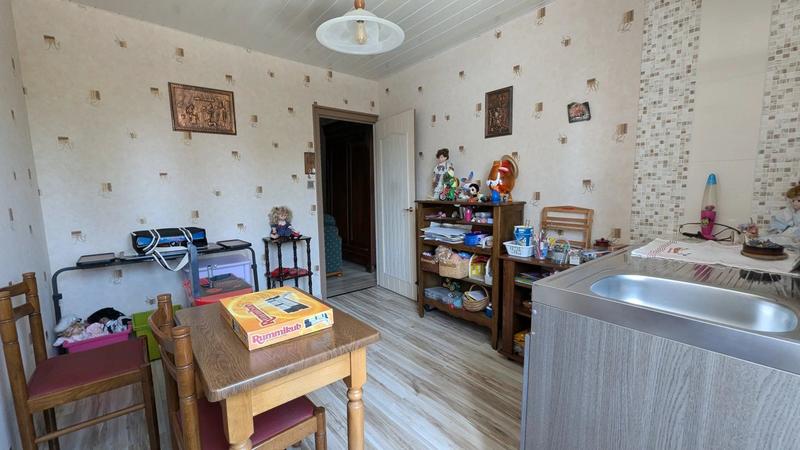 Maison - 225 m² - 8 pièces