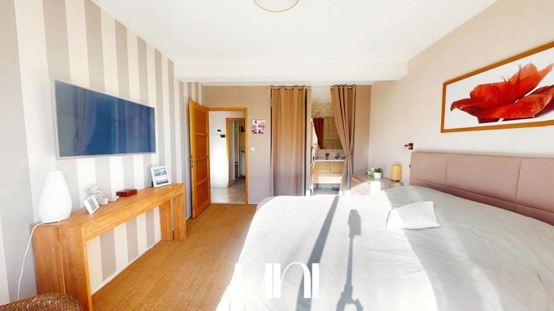 Maison - 185 m² - 7 pièces