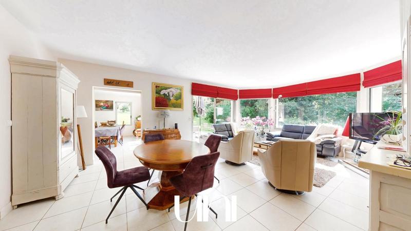 Maison - 264 m² - 8 pièces