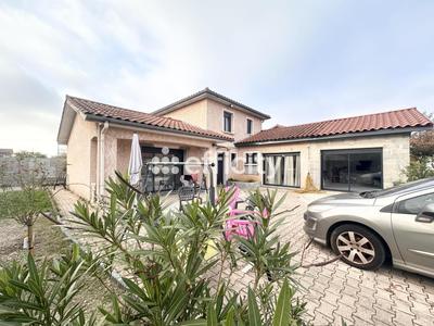Maison - 180 m² - 5 pièces