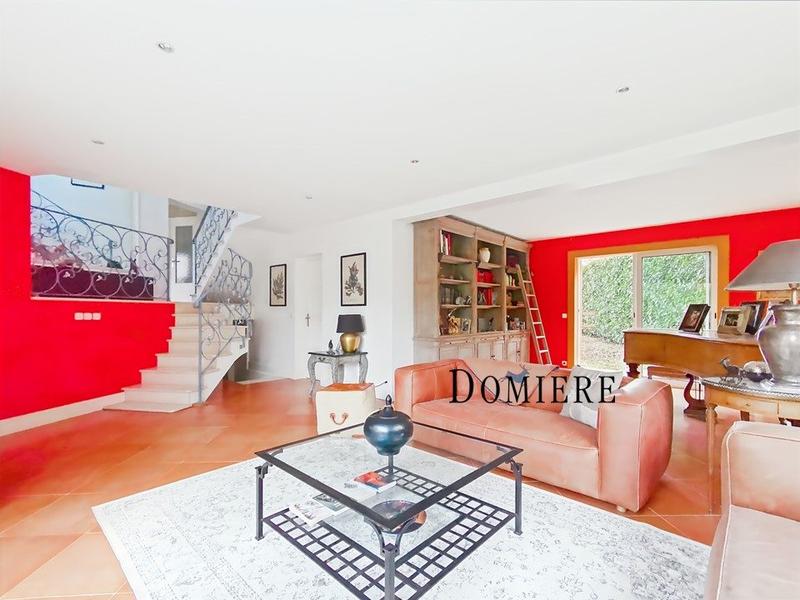 Maison - 200 m² - 8 pièces