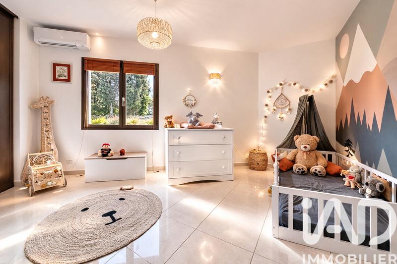 Maison - 185 m² - 7 pièces