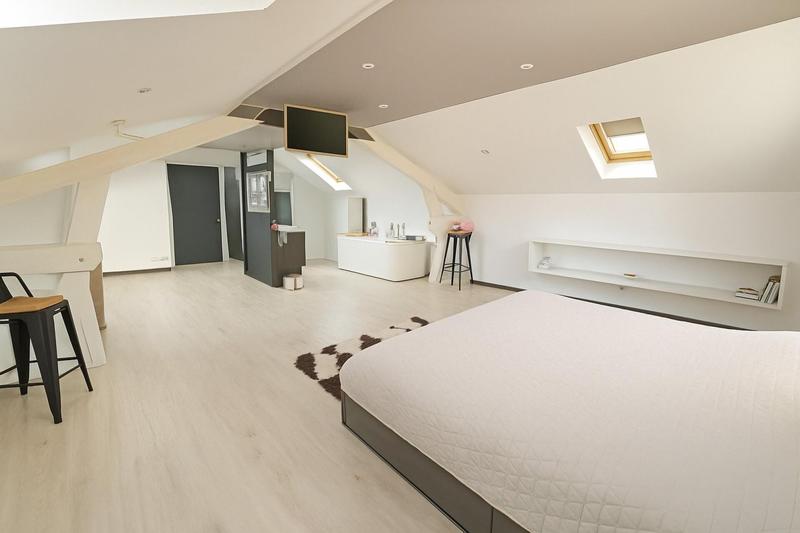 Maison - 217 m² - 8 pièces