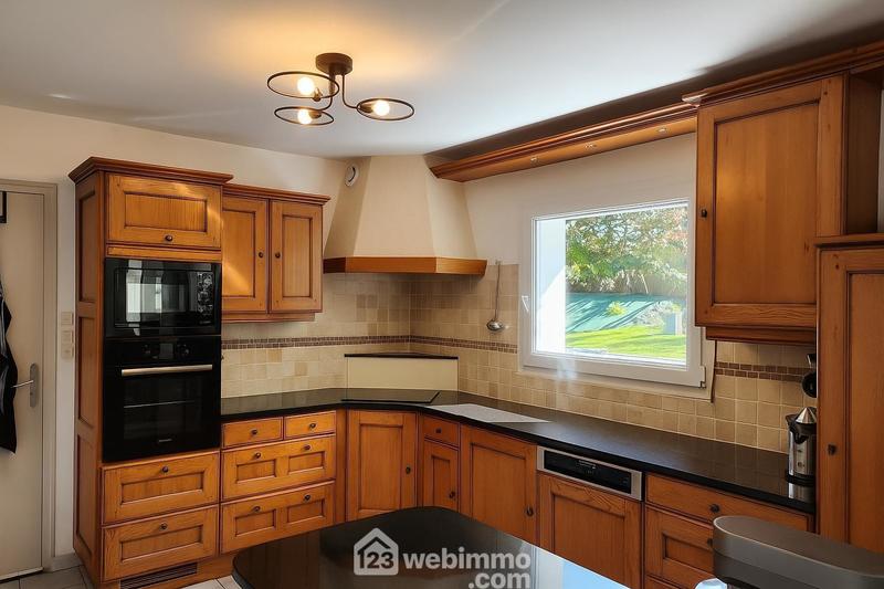 Maison - 145 m² - 6 pièces