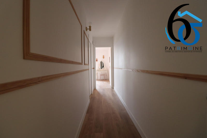 Maison - 240 m² - 8 pièces