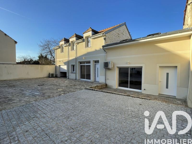 Maison - 200 m² - 7 pièces