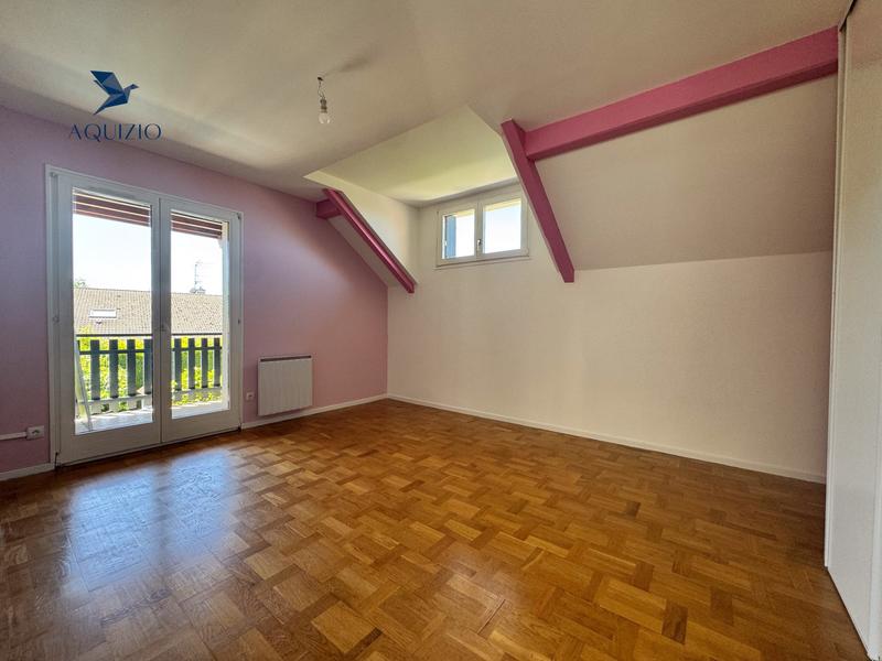 Villa - 261 m² - 8 pièces