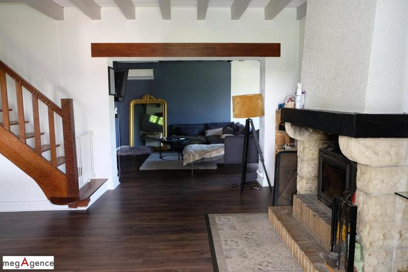 Maison traditionnelle - 168 m² - 8 pièces