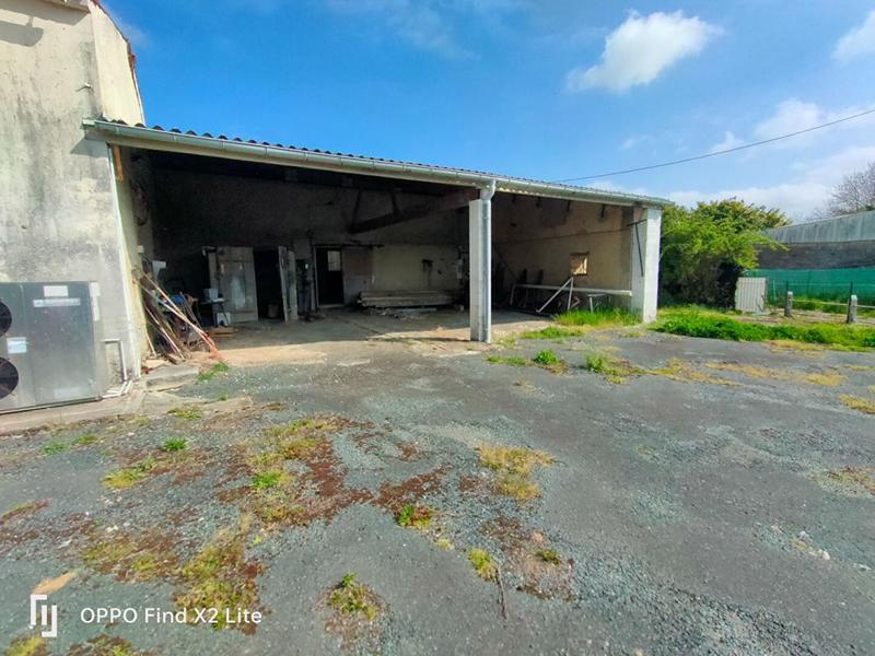 Maison - 220 m² - 9 pièces