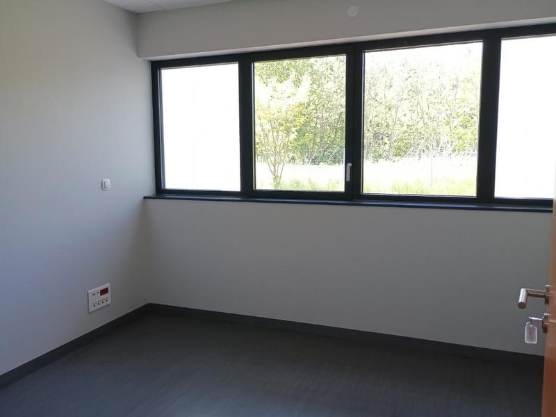 Bureau - 131 m² - 7 pièces