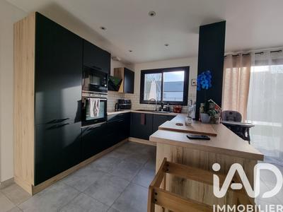 Maison - 92 m² - 4 pièces