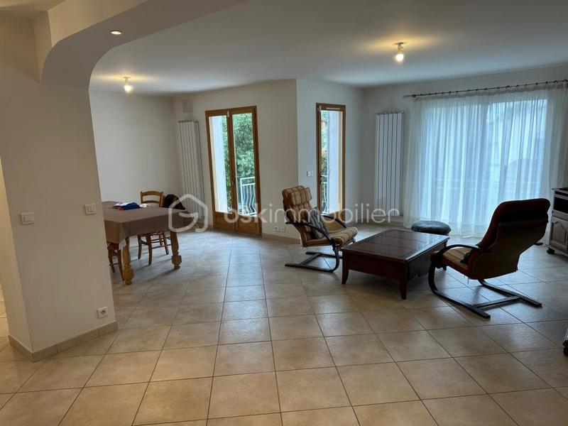 Maison traditionnelle - 160 m² - 6 pièces