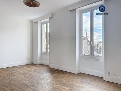 Appartement - 81 m² - 3 pièces