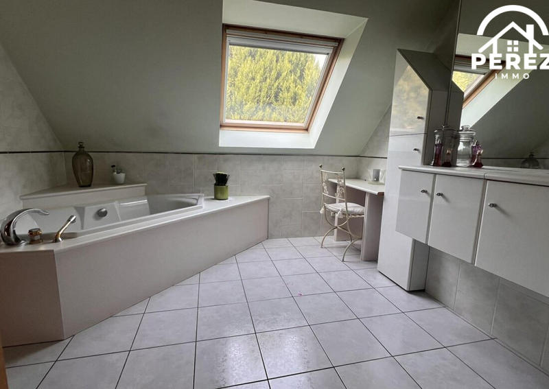 Maison - 180 m² - 6 pièces