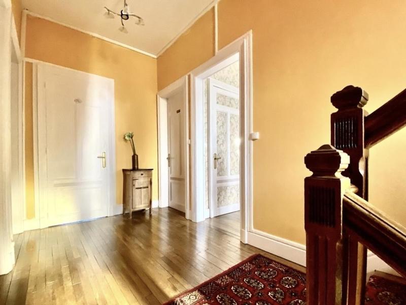 Maison de maîtres - 254 m² - 10 pièces