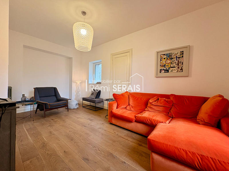 Maison - 202 m² - 9 pièces