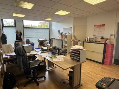 Bureau - 207 m² - 7 pièces